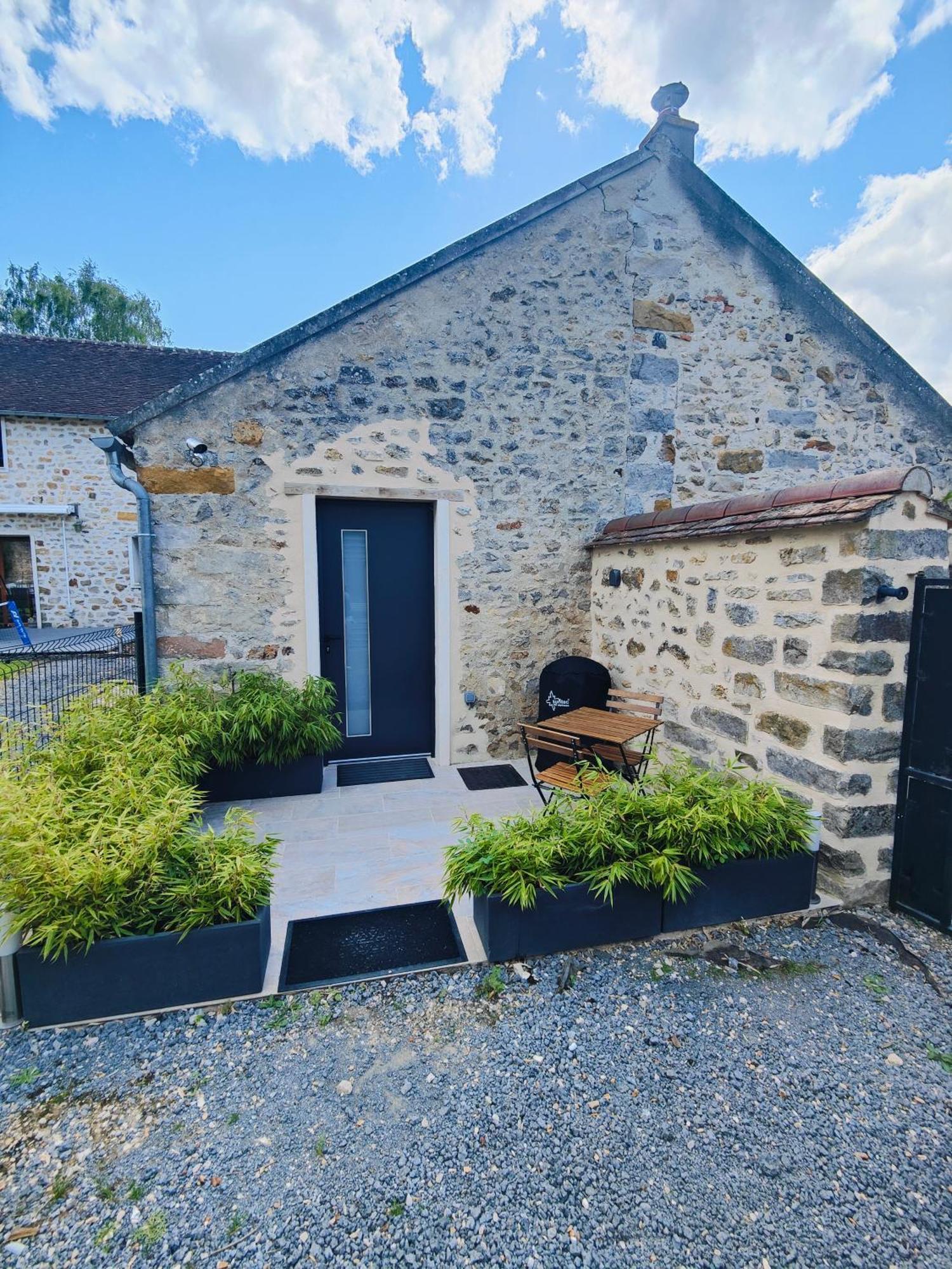 Maisonette Proche De Fontainebleau Ville-Saint-Jacques Bagian luar foto